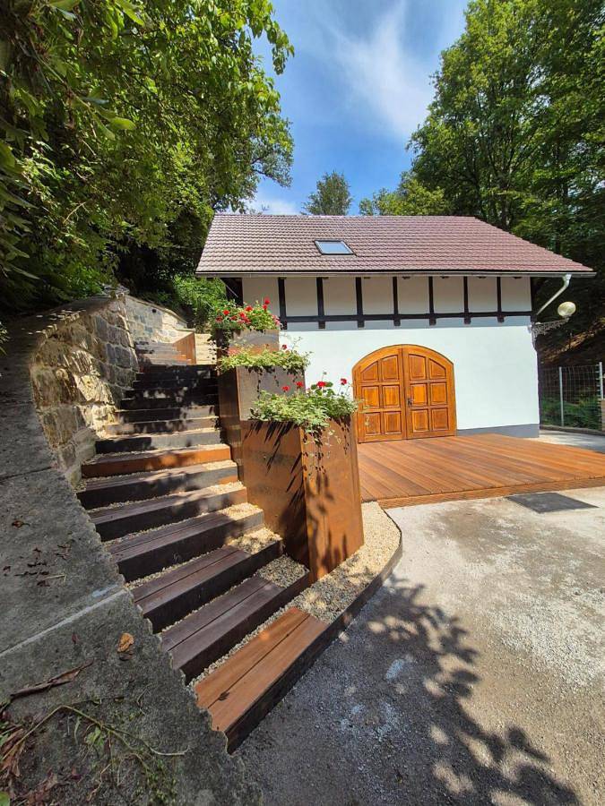 Ferienhaus für 4 Personen, mit Balkon und Terrasse sowie Garten und Ausblick