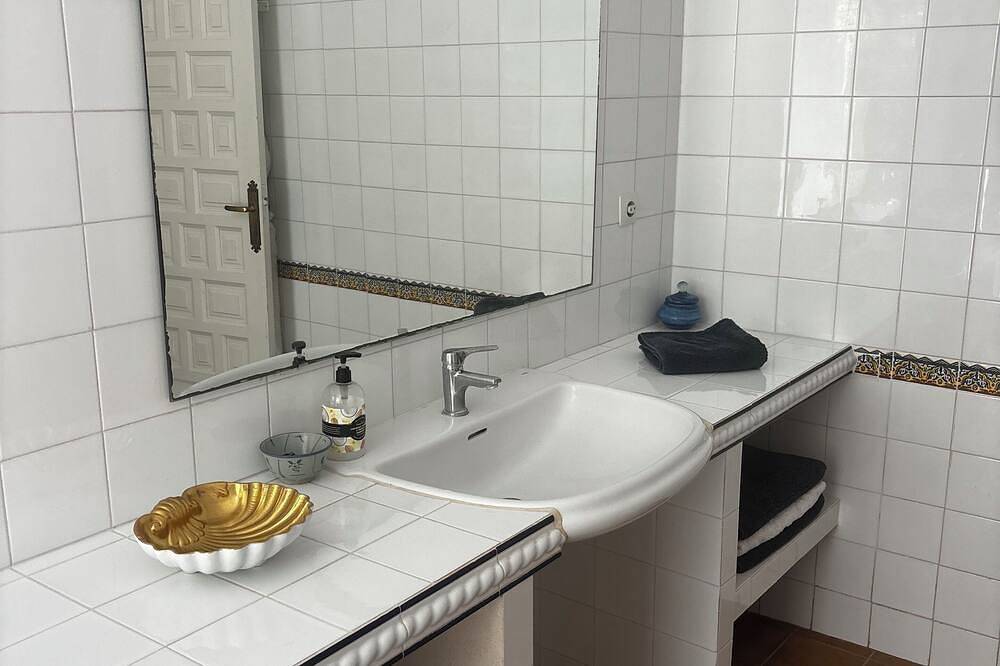 Entire apartment, Apartment in a peaceful setting in Jesus, Ibiza yet close to the action in Talamanca, Santa Eulària des Riu