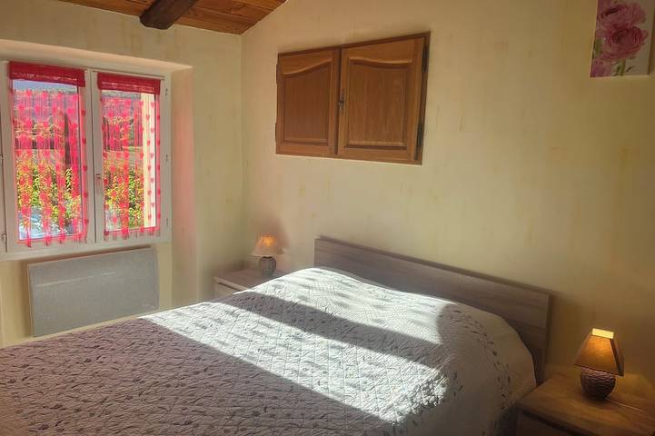 Gîte pour 4 personnes, avec jardin et terrasse, animaux acceptés à Sault - 3