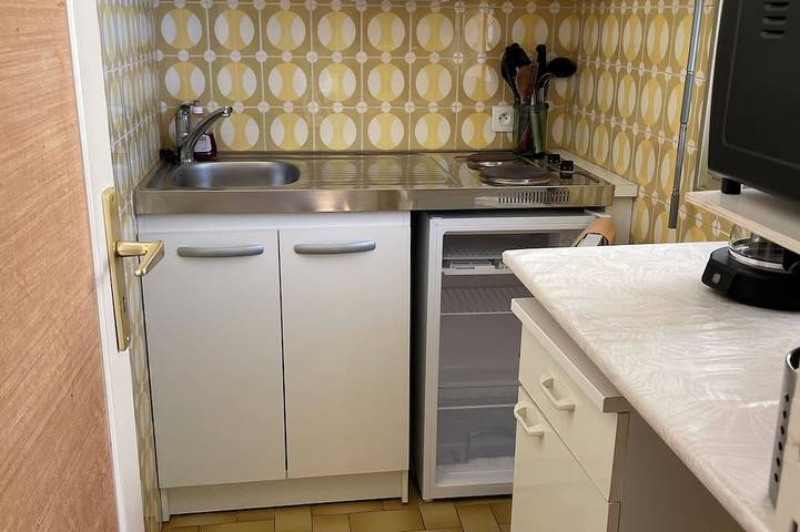 Ganze Wohnung, Juan Les Pins Studio 30 metres from the beach in Juan-les-Pins, Antibes