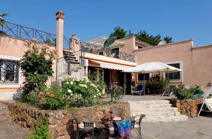 Ferienwohnung für 4 Personen, mit Terrasse und Garten sowie Pool und Ausblick in Fara in Sabina - 3