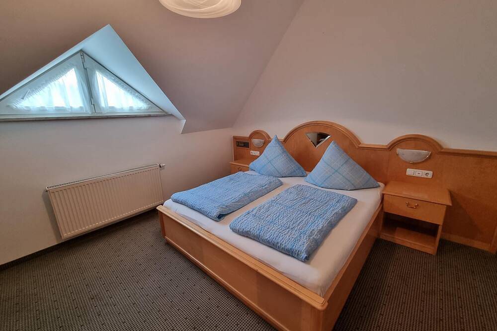 Ganze Wohnung, Ferienwohnung mit Balkon und Aussicht in Hohenwarth, Ostbayern