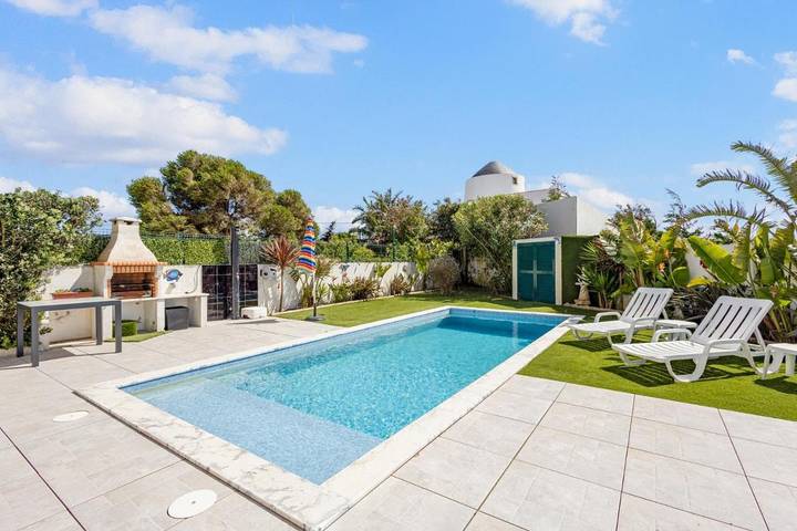 Casa de férias para 6 pessoas, com piscina e jardim e ainda vista em Peniche