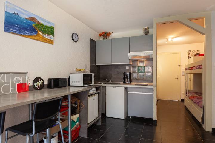 Entire studio, Studio 'Chez Alain et Martine' with Private Terrace in Saint-Mandrier-sur-Mer, Mediterranean Coast (France)