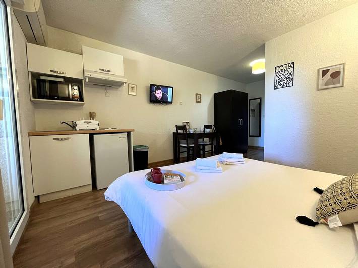 Gîte pour 2 personnes, avec terrasse et piscine à Saint-Florent - 4