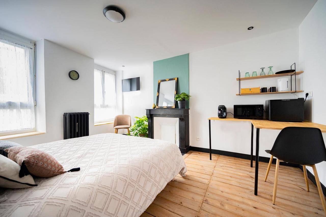 Appartement entier, Élégante chambre avec salle de douche privative in Saint-Philibert-de-la-Lézarde, Région du Havre