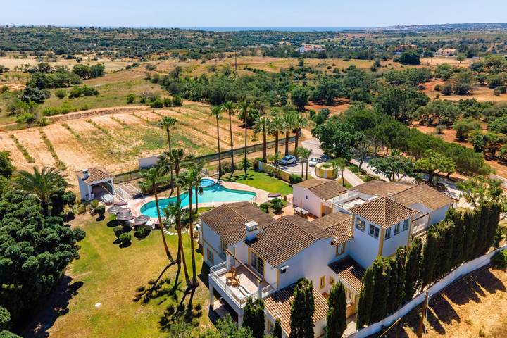Chalet para 15 personas, con piscina además de jacuzzi y jardín en Algarve - 4