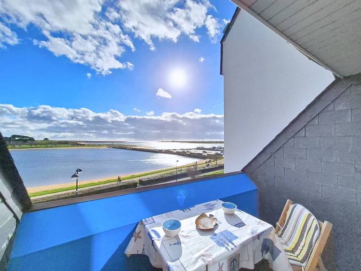 Gîte pour 4 personnes, avec terrasse à Étel