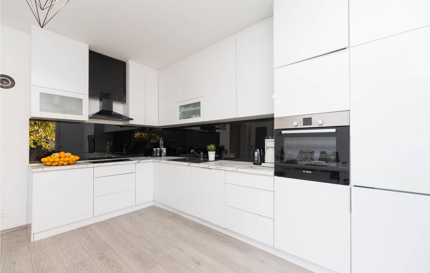 Gemütliches Apartment mit Pool, WiFi & Parkplatz in Brod-Posavina