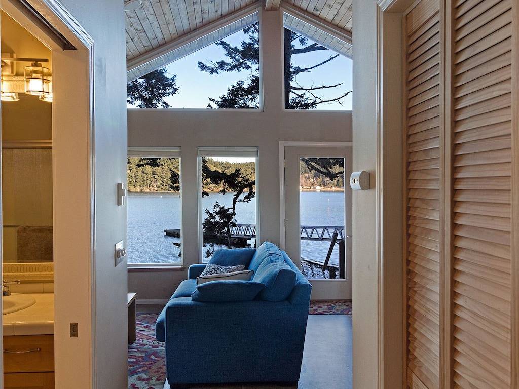 Neue Auflistung! Haustierfreundlich! Gemütlich! Wasserfront Mit Dock! (Gbh) in Roche Harbor, San Juan Island