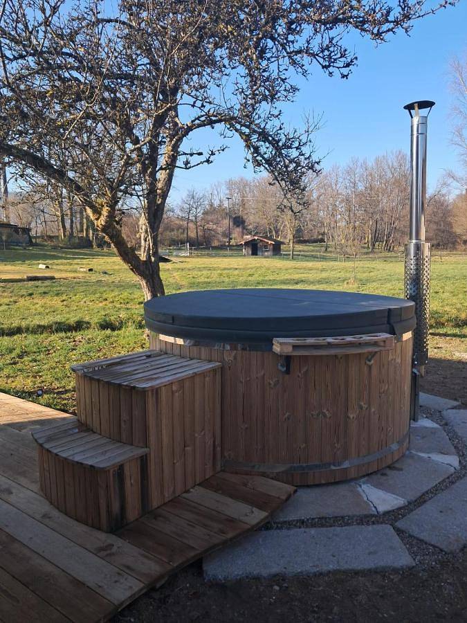 Gîte pour 4 personnes, avec jardin et jacuzzi à Vecoux - 2