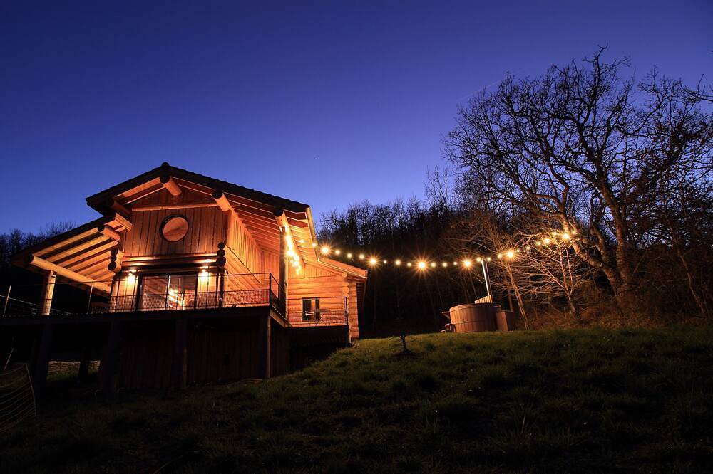 Gîte insolite en bois brut  avec Bain Nordique = nature et déconnexion in Montcuq-en-Quercy-Blanc, Quercy