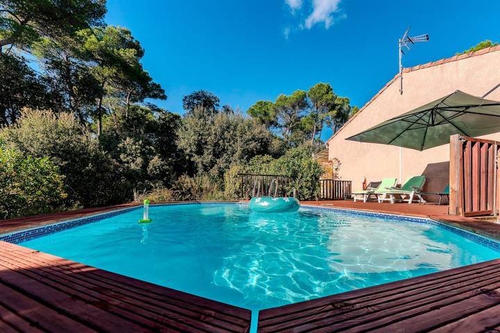 Ferienhaus für 8 Personen, mit Terrasse und Garten - 1