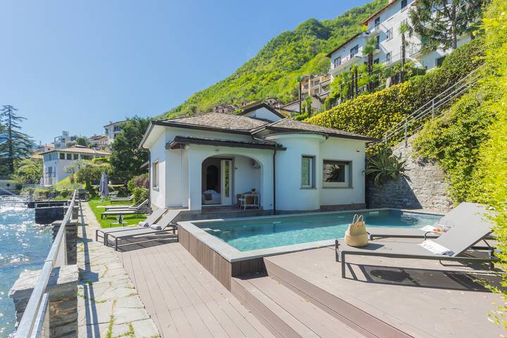 Ferienhaus für 8 Personen, mit Whirlpool und Terrasse sowie Garten und Seeblick