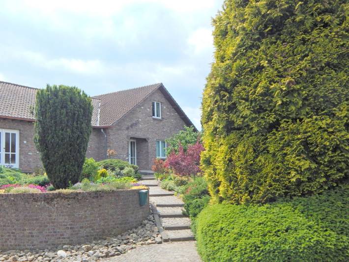 Ferienhaus für 4 Personen, mit Terrasse und Garten sowie Pool in Heerlen