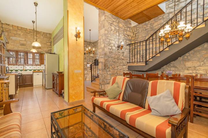 Casa Rural Ca La Pascola – Rural Retreat with Jacuzzi in Guimerá in Guimerà, Costers del Segre