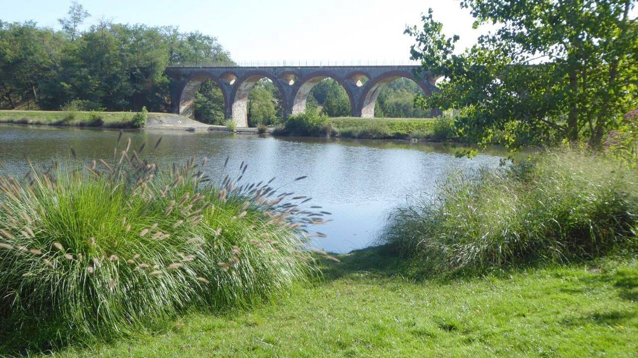 Camping - Village Vacances du Lac in Boulogne-sur-Gesse, Haute-Garonne