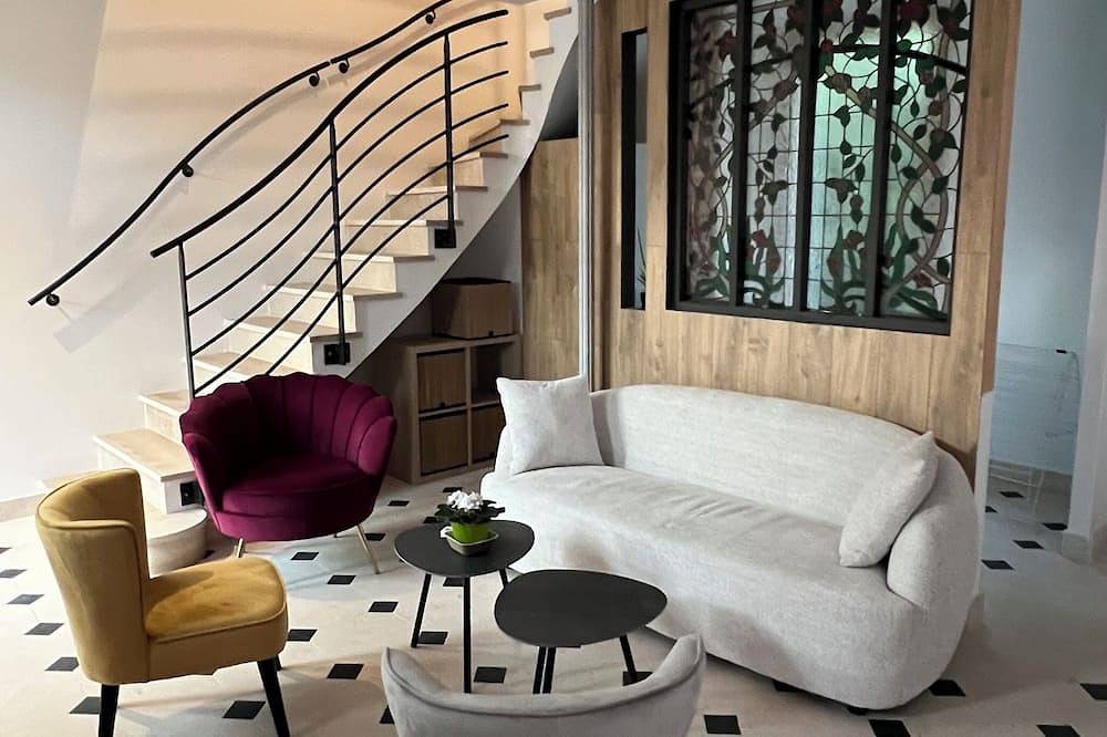 La Bergerie Maison Ancienne Rénovée in Villacerf, Aube