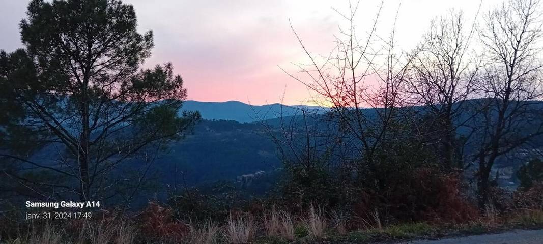 Gîte pour 3 personnes, avec vue ainsi que jardin et piscine à Payzac (Ardèche) - 3