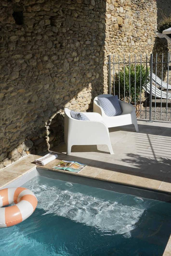 Gîte pour 8 personnes, avec Terrasse ainsi que Jardin et Piscine