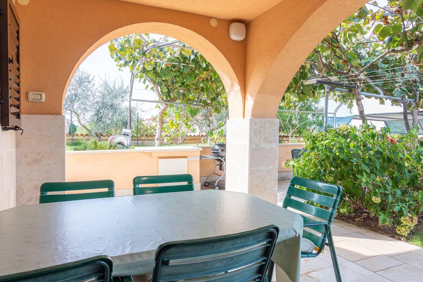 Ganze Wohnung, 2-Zimmer-Ferienwohnung mit Terrasse Stinjan, Pula A-7368-a in Stinjan, Pula