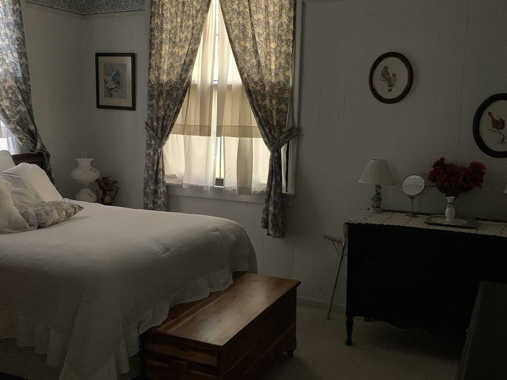 Charmantes Mt. Gretna Cottage in einer ruhigen Kunstszene mit Musiktheater und ruhigen Abendessen auf der Veranda in Mount Gretna Heights, Lebanon County