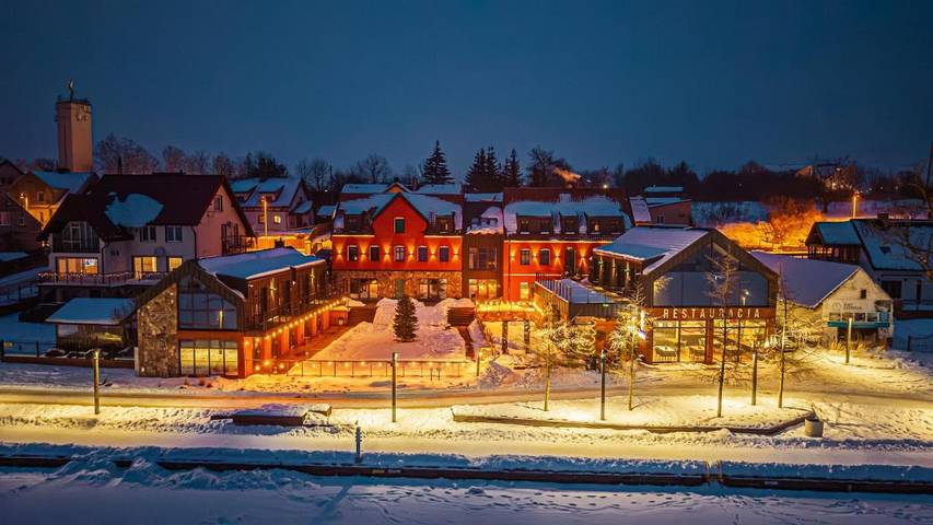 Wynajem wakacyjny dla 4 osób, z widok na jezioro i widok oraz ogród w Mikołajki