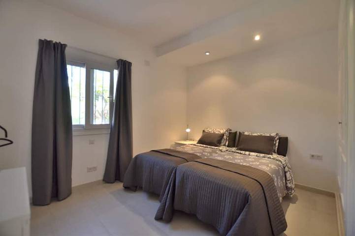 Haus, 3 Terrassen, direkt am Golfplatz, Schwimmbad, Tennisplatz. In Strandnähe in Nueva Andalucia Golf Valley, Marbella