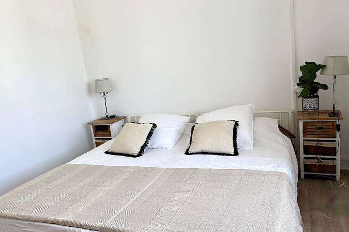 Location de vacances pour 8 personnes, avec balcon et jardin dans Plage du Nau - 4