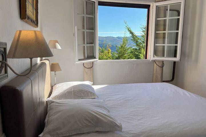 Location de vacances pour 4 personnes, avec jardin et jacuzzi à Aspremont - 2