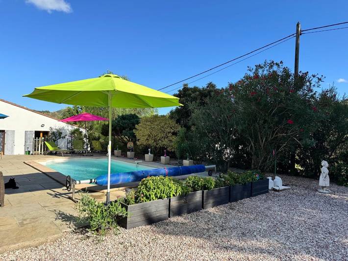 Location de vacances pour 6 personnes, avec terrasse ainsi que piscine et jardin, animaux acceptés à Roquebrun - 2