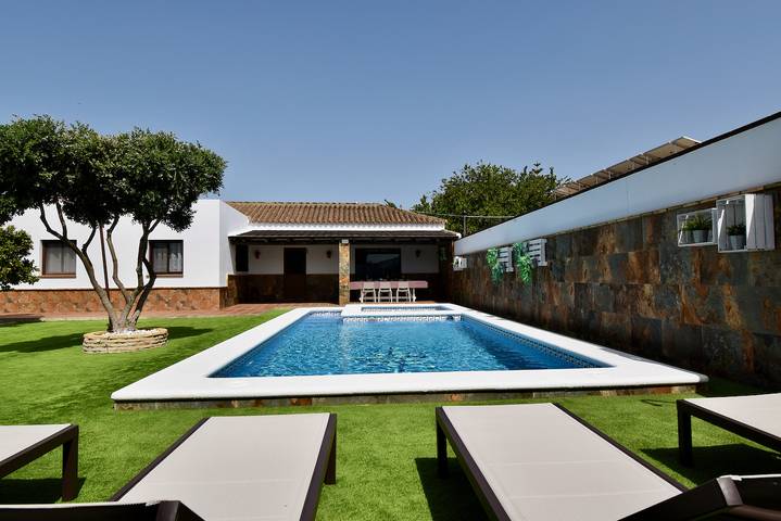 Villa pour 8 personnes, avec piscine et jardin à Chiclana de la Frontera