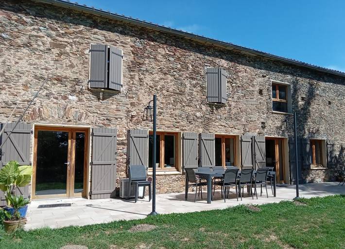 Gîte pour 13 personnes, avec jardin et terrasse