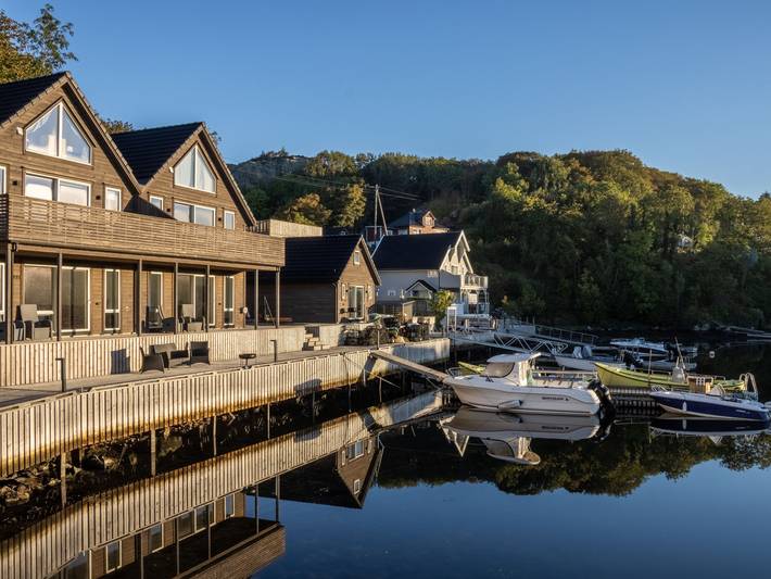 Vacation rental for 8 people, with Balcony and Terrace as well as Yard in Hardangerfjord