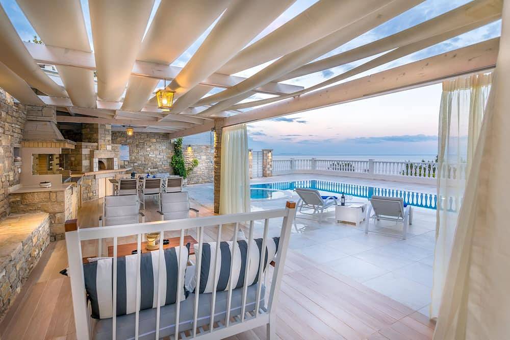 Luxusvilla mit atemberaubender Aussicht und erstklassiger Ausstattung, ideal für Familien in Achlia, Kreta Süden