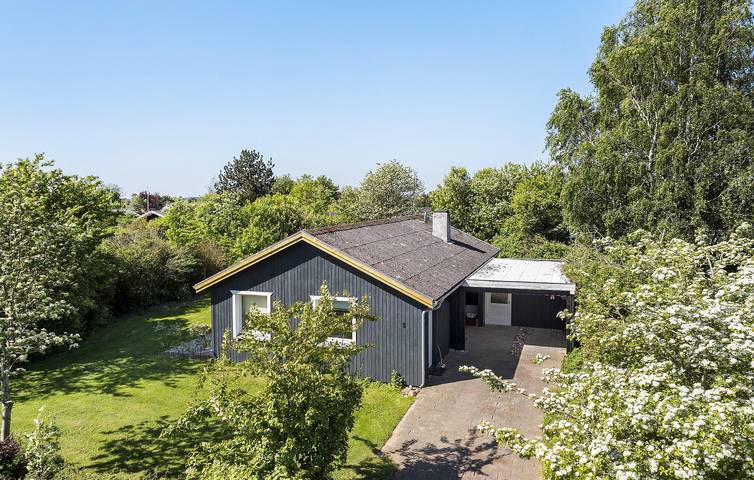 Ferieudlejning for 6 personer, med Terrasse i Tåsinge