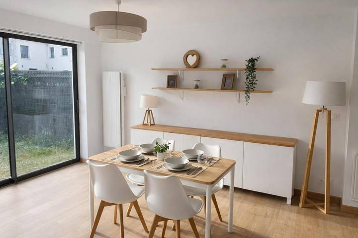 Gîte pour 4 personnes, avec terrasse à Coutevroult