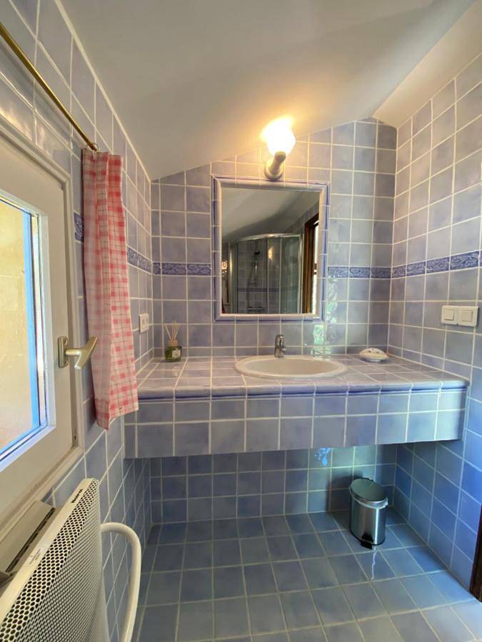 Chambre d’hôte pour 2 personnes, avec jardin ainsi que vue et piscine à Fayence - 2