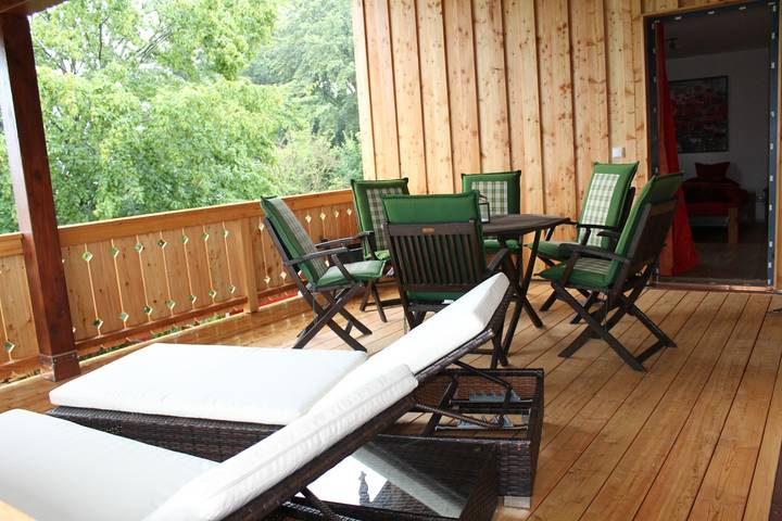 Ferienwohnung für 5 Personen, mit Balkon und Terrasse sowie Seeblick in Chieming
