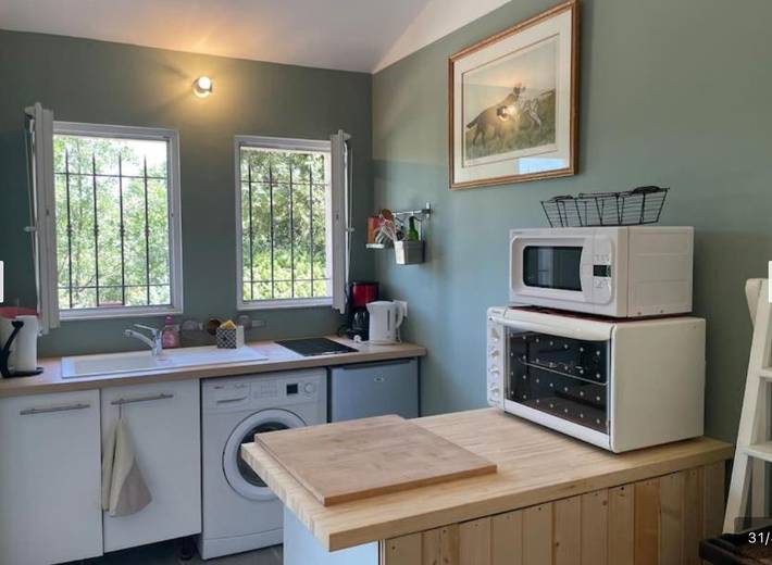 Gîte pour 2 personnes, avec piscine ainsi que terrasse et jardin, animaux acceptés dans le Var - 3