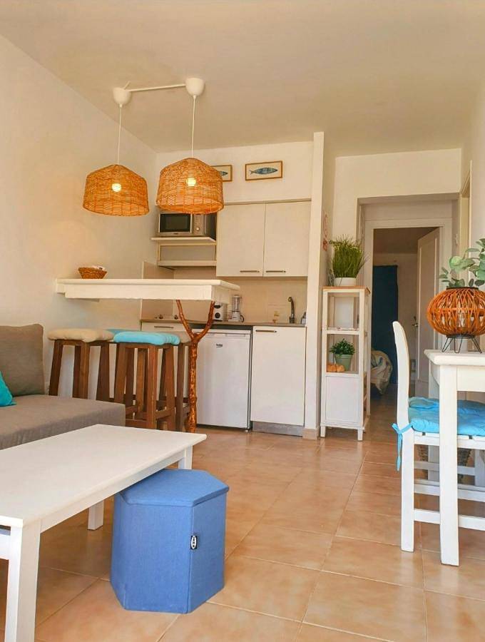 Apartamento para 4 personas, con piscina además de jardín y vistas en Cala en Blanes