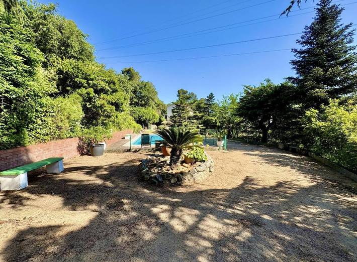 Albergue para 2 personas, con Terraza y Jardín además de Piscina y Vistas en Valles Occidental - 3