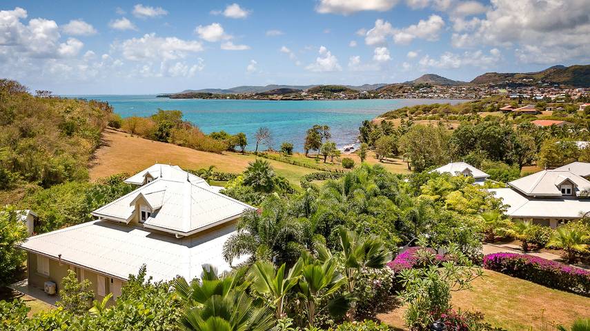 Villa pour 8 personnes, avec terrasse et jardin, animaux acceptés en Martinique