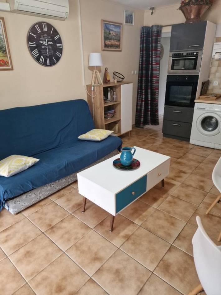 House "Gite L'Embellido" with Private Terrace, Wi-Fi and Air Conditioning in Mouriès, Arles region