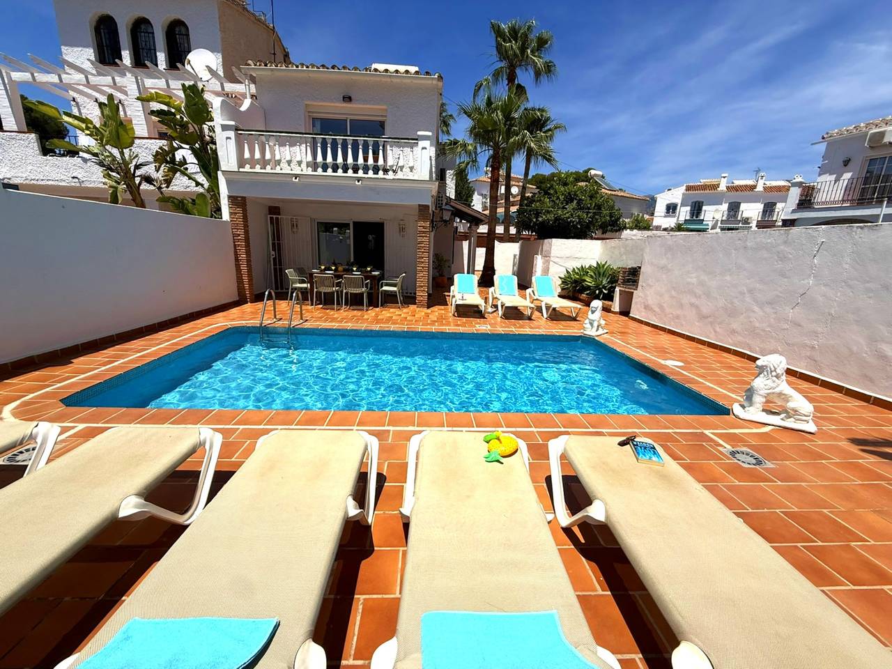 Villa Los Leones in Playa de Burriana, Nerja