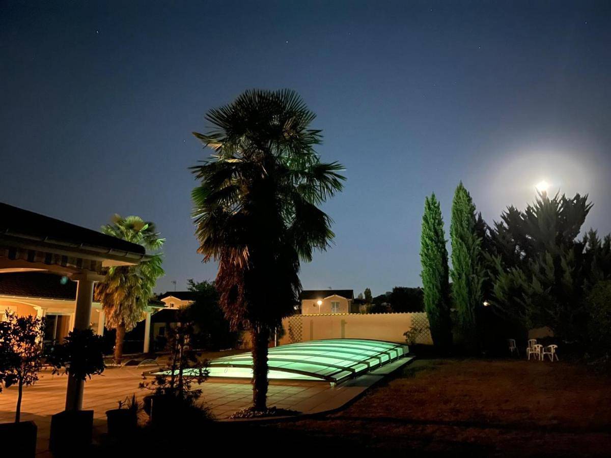 Appartement entier, Charmant logis neuf équipé/Piscine/Spa/Sauna/Gym in Heyrieux, Région de Vienne