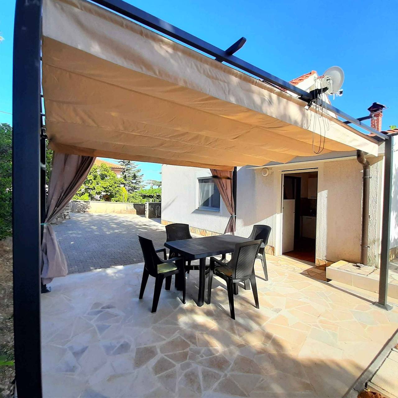 Ferienhaus mit Swimmingpool und Grillterrasse in Krk Stadt, Krk