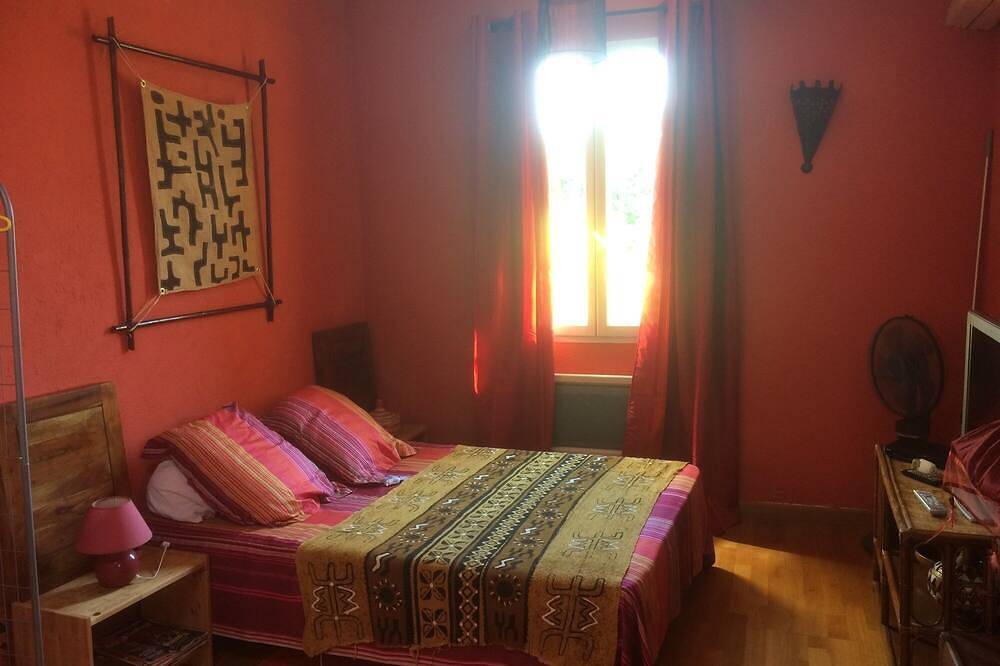 Villa 140 m2 tt confort, avec piscine, quartier residentiel calme, 30 mns Vx Por in Marseille, Région de Marseille