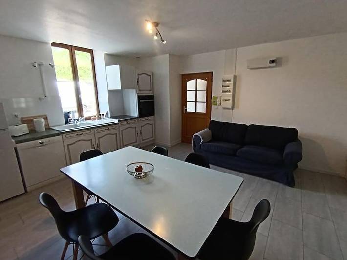 Gîte pour 6 personnes, avec terrasse dans Saint-Léger-des-Vignes
