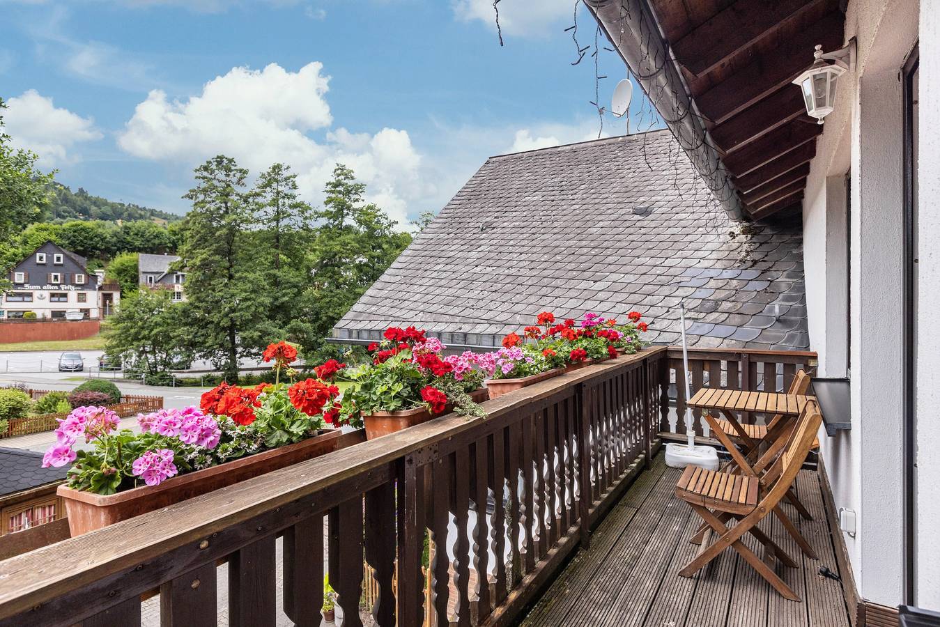 Ganze Wohnung, Apartment  Ferienwohnung am Golfplatz' Fewo A' mit Bergblick, Balkon und Wlan in Willingen, die Mittelgebirge